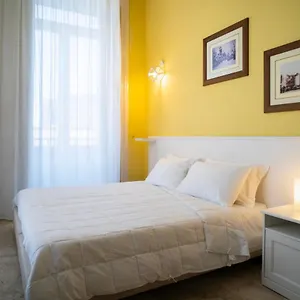 margherita-rooms.taorminaitalyhotels.com/