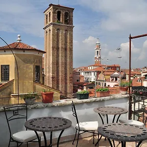  Alojamento de Acomodação e Pequeno-almoço La Terrazza Dei Miracoli Itália
